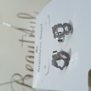 🆕 Hello Kitty stud Stainless steel earrings